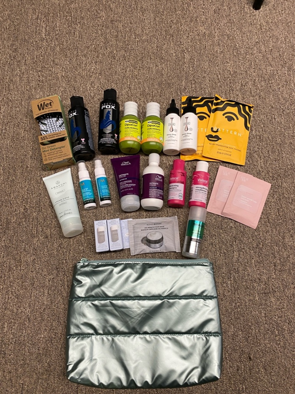 NWT Deluxe Haircare Sample Bundle w/Cosmetic Bag